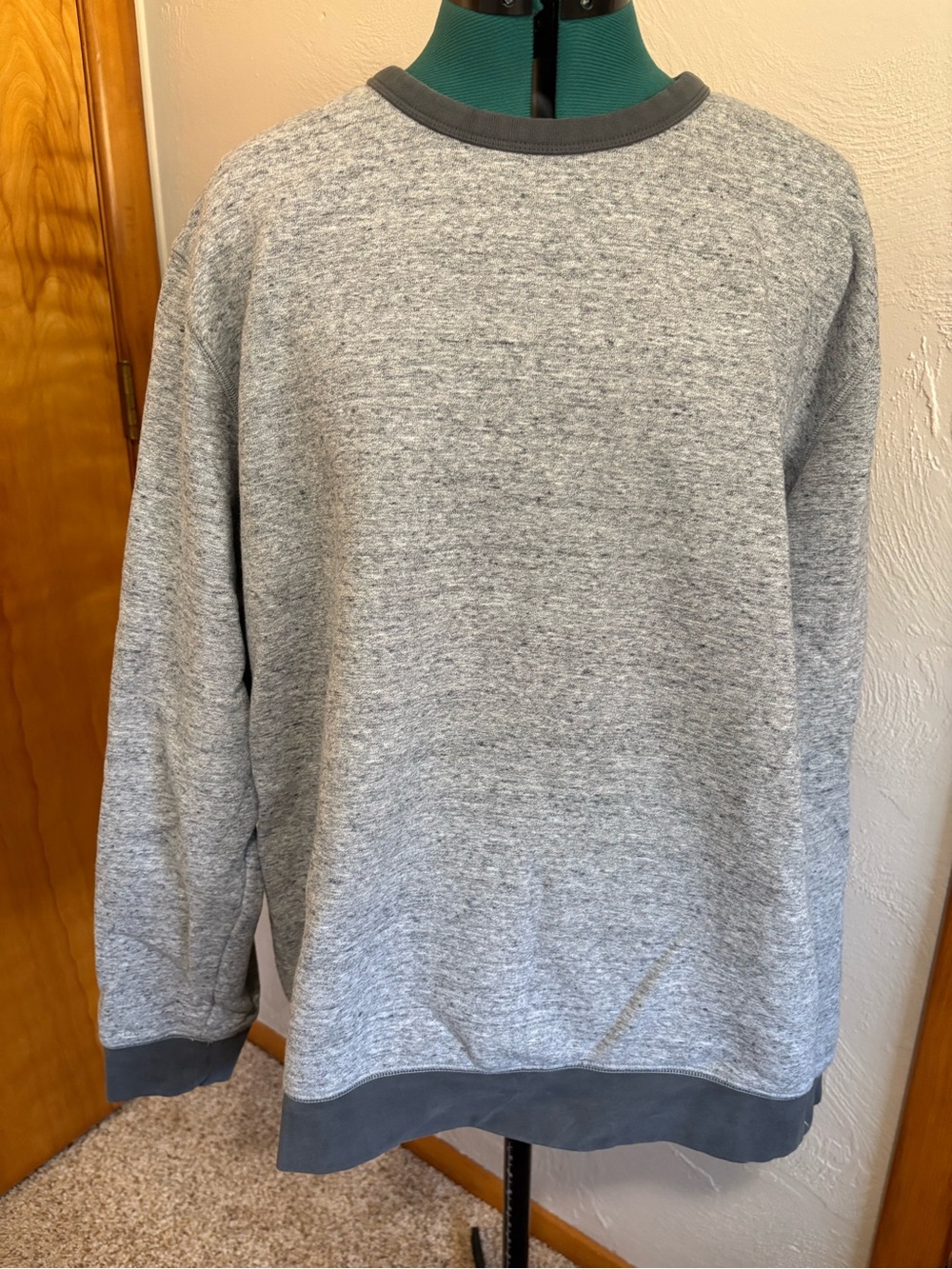 Lands' End Men's Heather Gray Crewneck Sweatshirt with Dark Trim